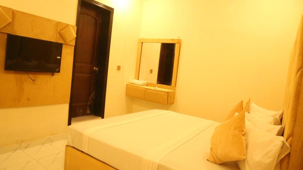 Hotel De Smart Multan Exterior foto