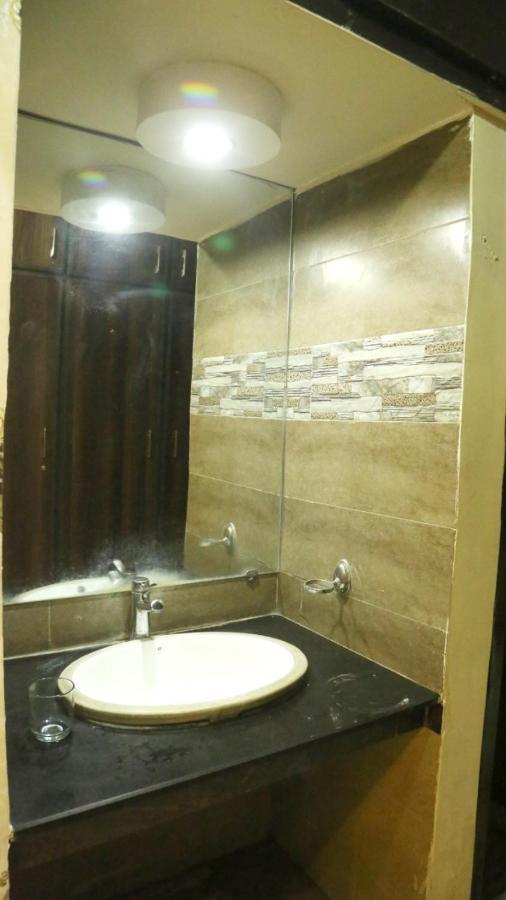 Hotel De Smart Multan Exterior foto