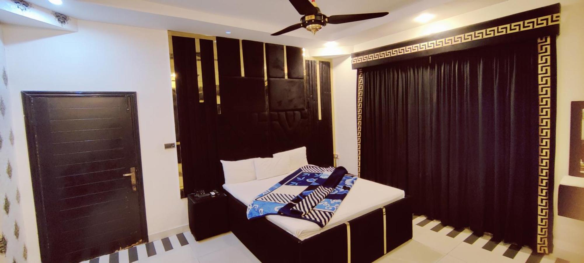 Hotel De Smart Multan Exterior foto